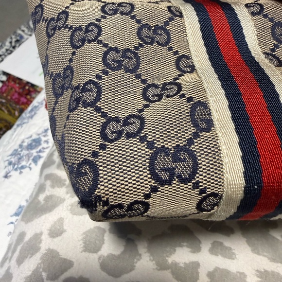 Authentic Gucci tote tan and red. Comes with certificate of authenticity - Picture 8 of 12